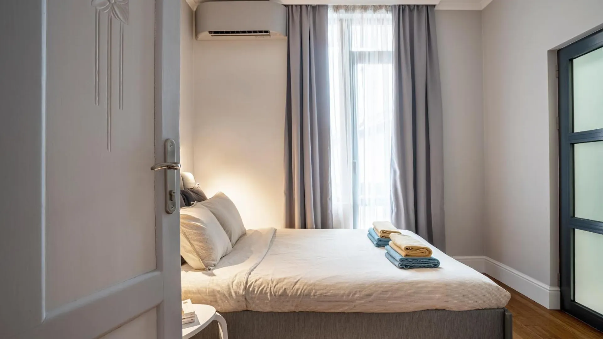 アパート Landmark Luxe 2Br Apt With Parking ソフィア